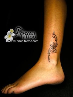 Tatouage sur la cheville fleur maori