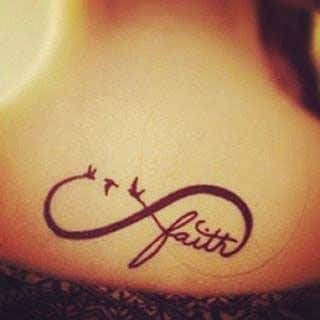 Tatouage de l'infini faith