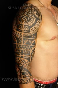 Tatouage maori sur le bras