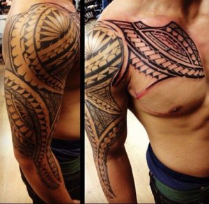 Tatouage de maori bras pectoraux
