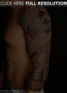 Tatouage fleur maorie bras