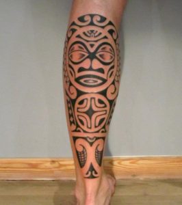 Tatouage maorie avant bras homme jambe