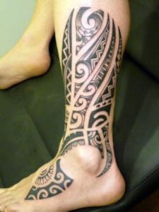 Tatouage cheville maori