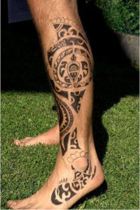 Tatouage cheville homme maori